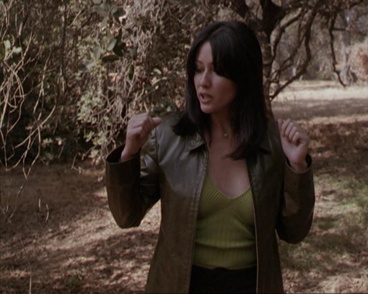 Charmed-Online-dot-net_207TheyreEverywhere1916.jpg