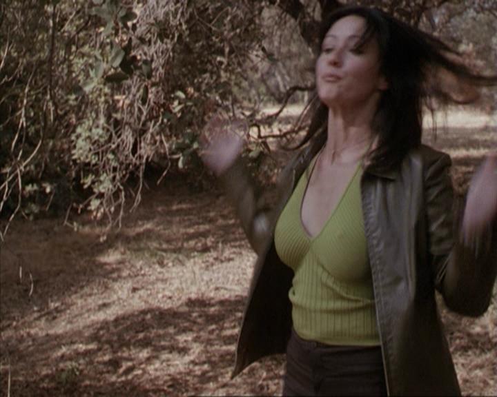 Charmed-Online-dot-net_207TheyreEverywhere1918.jpg