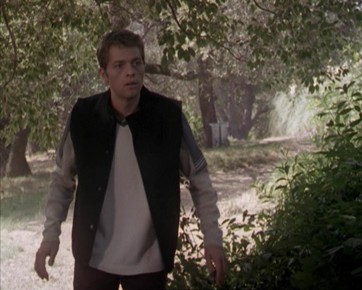 Charmed-Online-dot-net_207TheyreEverywhere1921.jpg