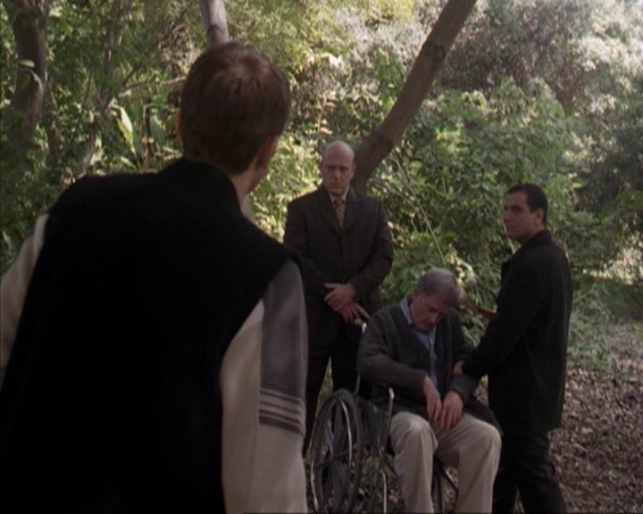 Charmed-Online-dot-net_207TheyreEverywhere1922.jpg