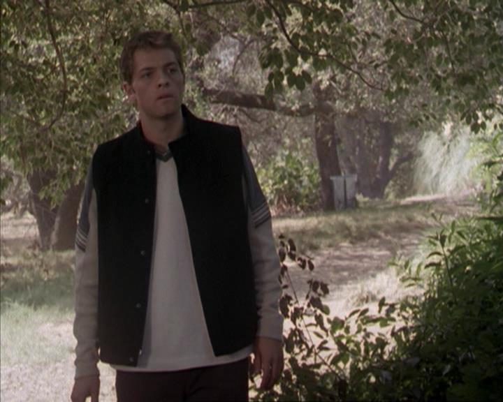 Charmed-Online-dot-net_207TheyreEverywhere1924.jpg