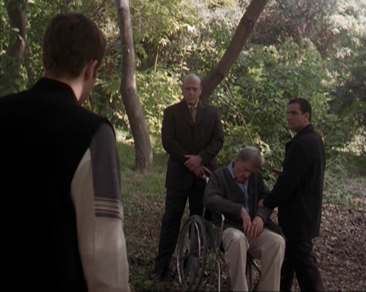 Charmed-Online-dot-net_207TheyreEverywhere1925.jpg