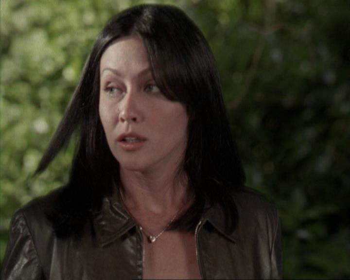 Charmed-Online-dot-net_207TheyreEverywhere2031.jpg
