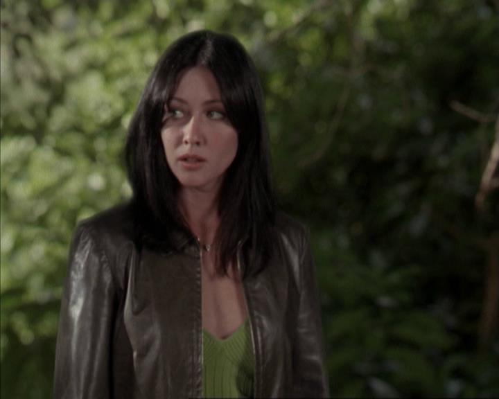 Charmed-Online-dot-net_207TheyreEverywhere2032.jpg