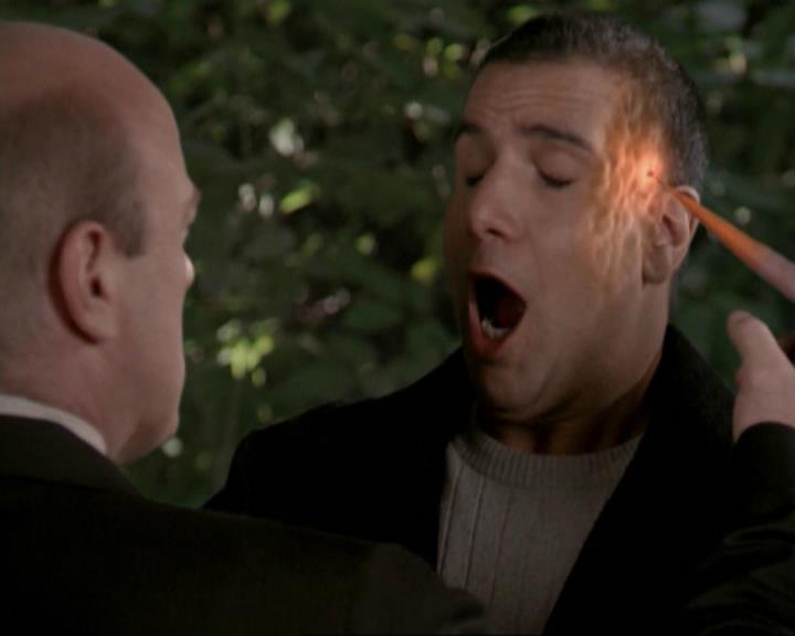 Charmed-Online-dot-net_207TheyreEverywhere2038.jpg