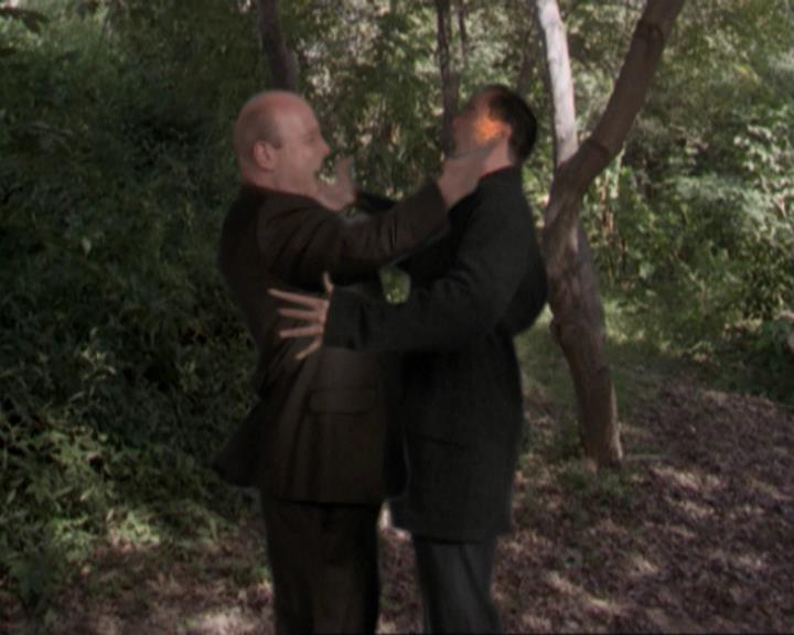 Charmed-Online-dot-net_207TheyreEverywhere2039.jpg