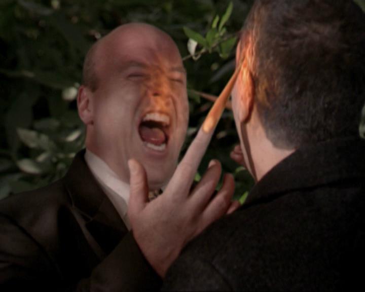 Charmed-Online-dot-net_207TheyreEverywhere2042.jpg