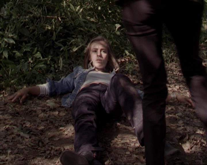 Charmed-Online-dot-net_207TheyreEverywhere2056.jpg