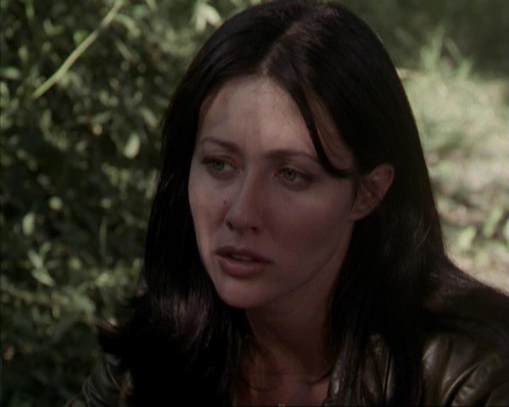 Charmed-Online-dot-net_207TheyreEverywhere2063.jpg