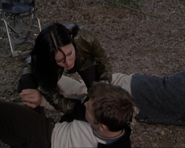 Charmed-Online-dot-net_207TheyreEverywhere2086.jpg