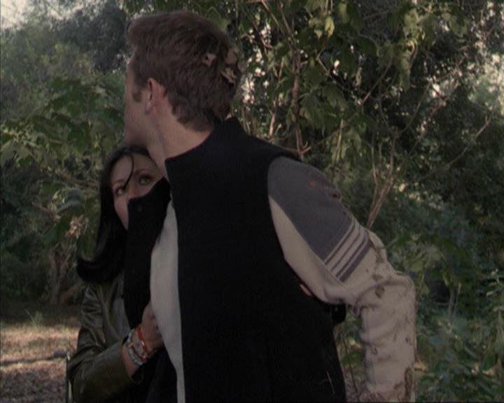 Charmed-Online-dot-net_207TheyreEverywhere2090.jpg