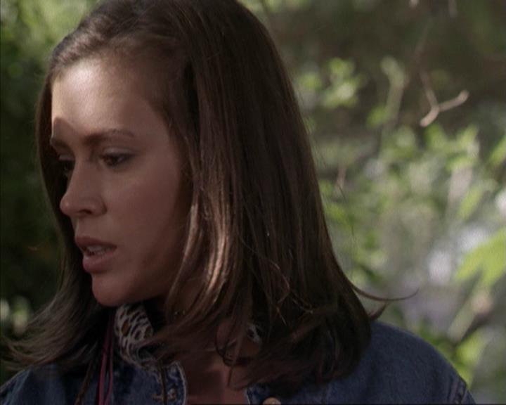 Charmed-Online-dot-net_207TheyreEverywhere2098.jpg