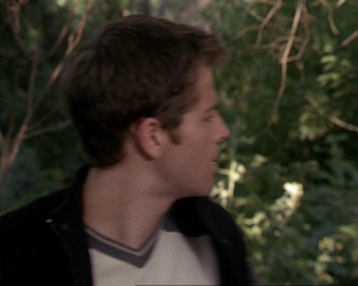 Charmed-Online-dot-net_207TheyreEverywhere2103.jpg
