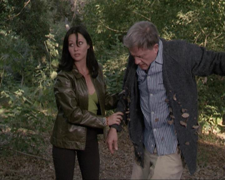 Charmed-Online-dot-net_207TheyreEverywhere2104.jpg