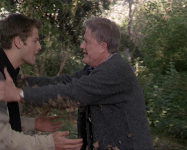Charmed-Online-dot-net_207TheyreEverywhere2108.jpg