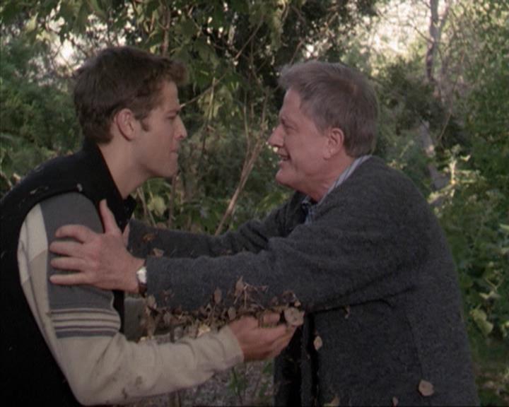 Charmed-Online-dot-net_207TheyreEverywhere2109.jpg