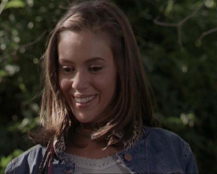 Charmed-Online-dot-net_207TheyreEverywhere2116.jpg