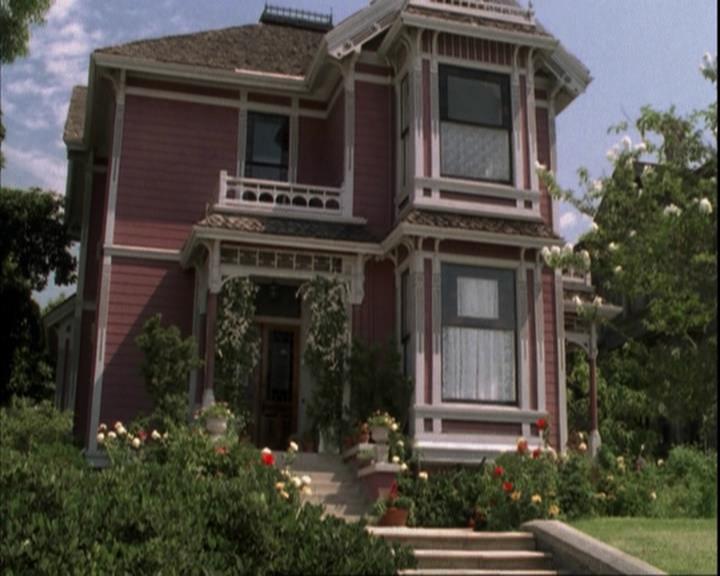 Charmed-Online-dot-net_207TheyreEverywhere2127.jpg