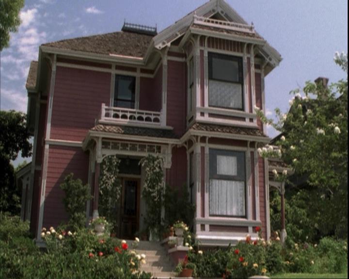 Charmed-Online-dot-net_207TheyreEverywhere2128.jpg