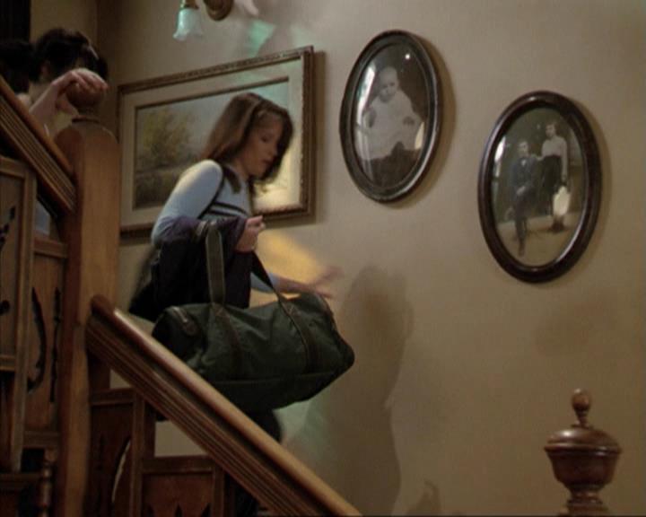 Charmed-Online-dot-net_207TheyreEverywhere2129.jpg