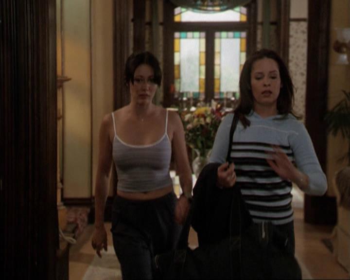 Charmed-Online-dot-net_207TheyreEverywhere2134.jpg