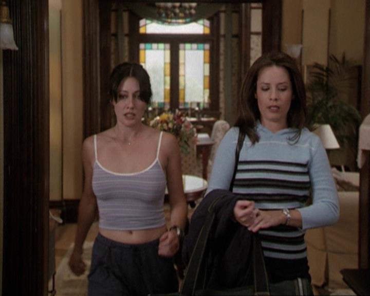 Charmed-Online-dot-net_207TheyreEverywhere2135.jpg