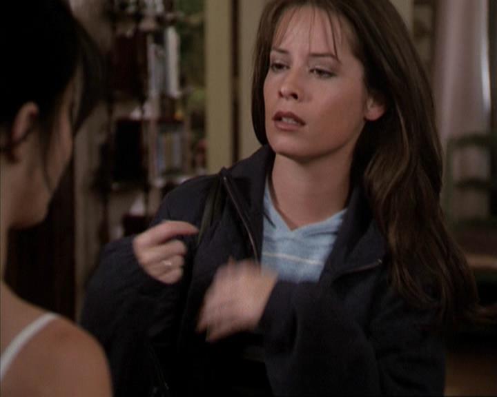 Charmed-Online-dot-net_207TheyreEverywhere2147.jpg