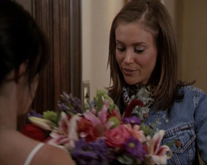 Charmed-Online-dot-net_207TheyreEverywhere2156.jpg
