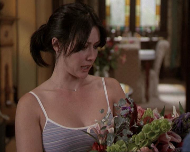Charmed-Online-dot-net_207TheyreEverywhere2161.jpg
