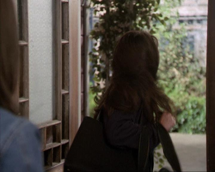 Charmed-Online-dot-net_207TheyreEverywhere2171.jpg