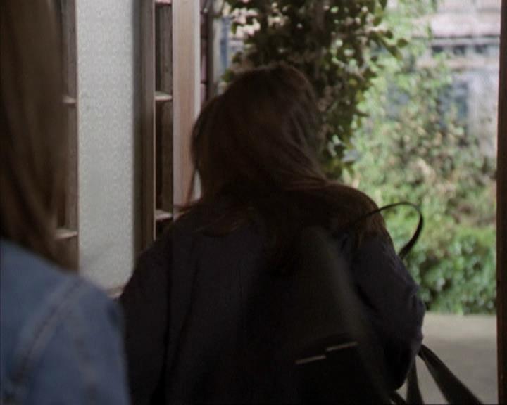 Charmed-Online-dot-net_207TheyreEverywhere2176.jpg