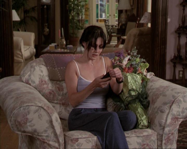 Charmed-Online-dot-net_207TheyreEverywhere2179.jpg