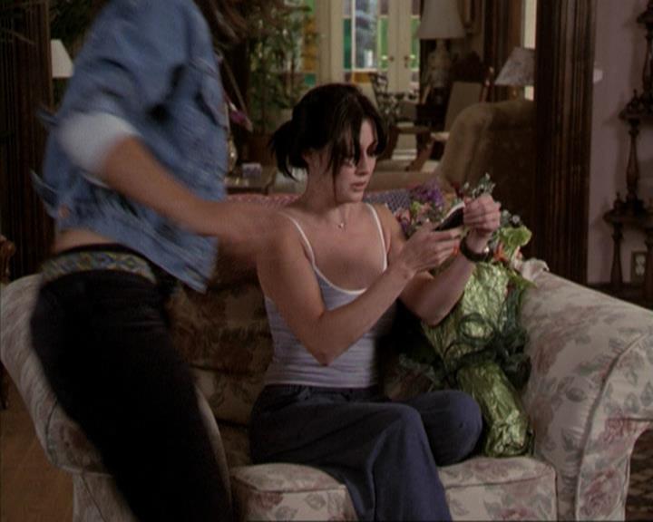 Charmed-Online-dot-net_207TheyreEverywhere2180.jpg