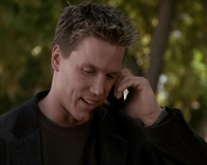Charmed-Online-dot-net_207TheyreEverywhere2213.jpg