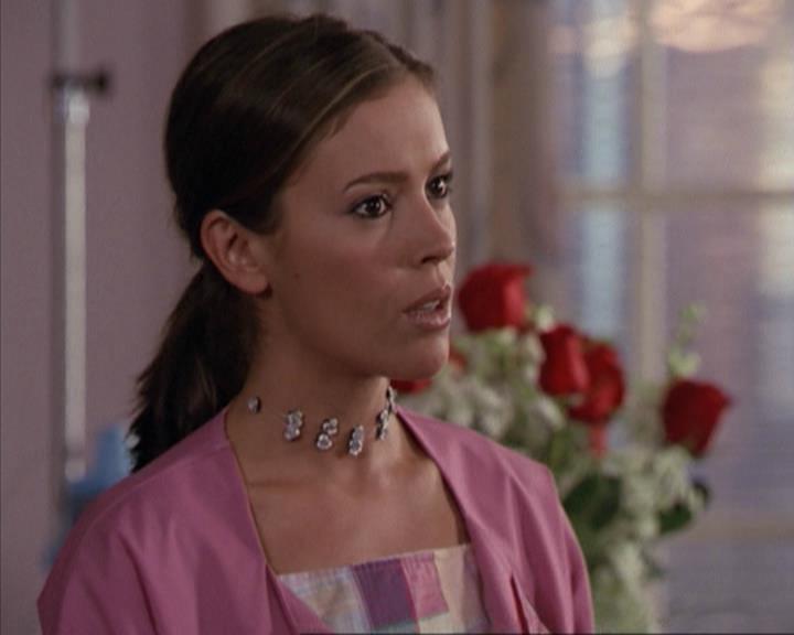 Charmed-Online-dot-net_207TheyreEverywhere2306.jpg