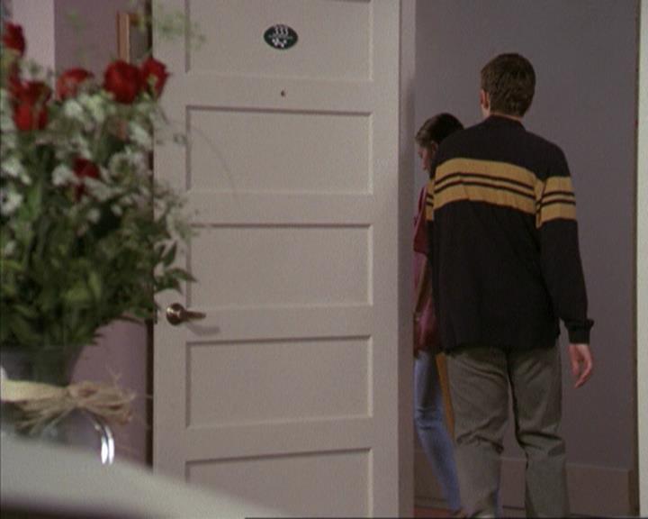 Charmed-Online-dot-net_207TheyreEverywhere2312.jpg