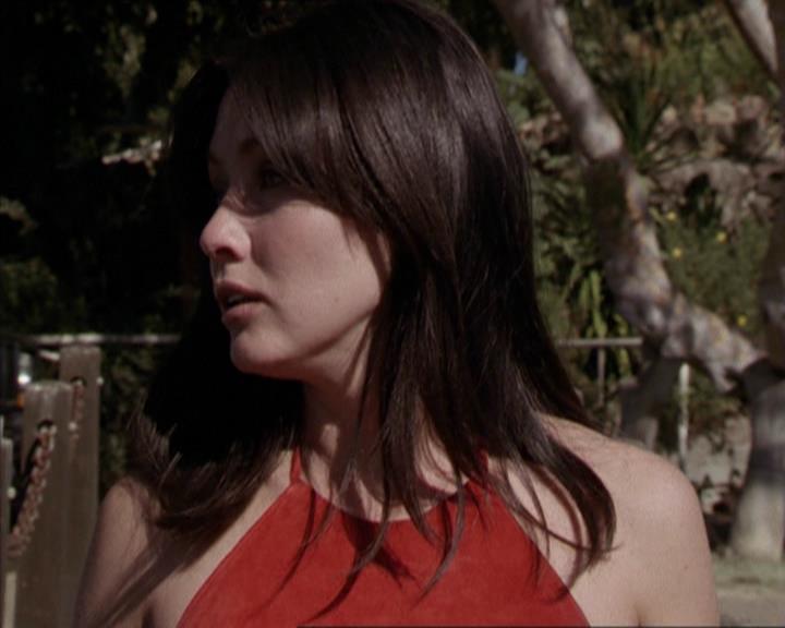 Charmed-Online-dot-net_208P3H200131.jpg