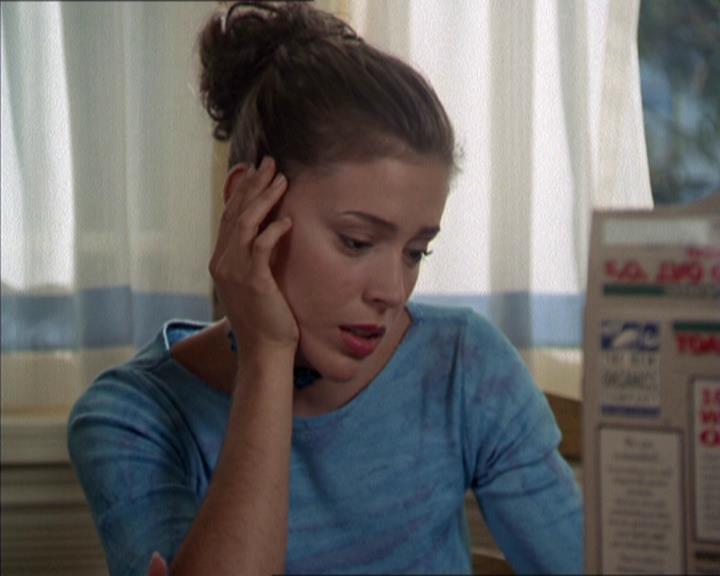 Charmed-Online-dot-net_208P3H200263.jpg