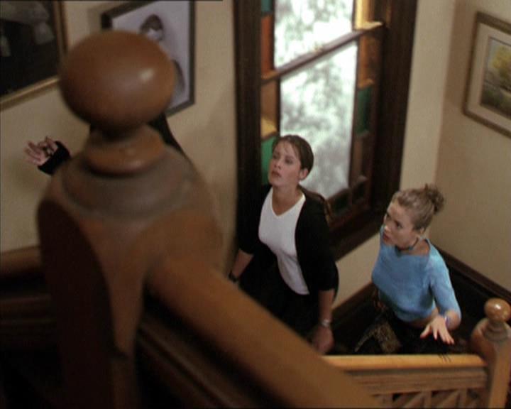 Charmed-Online-dot-net_208P3H200318.jpg