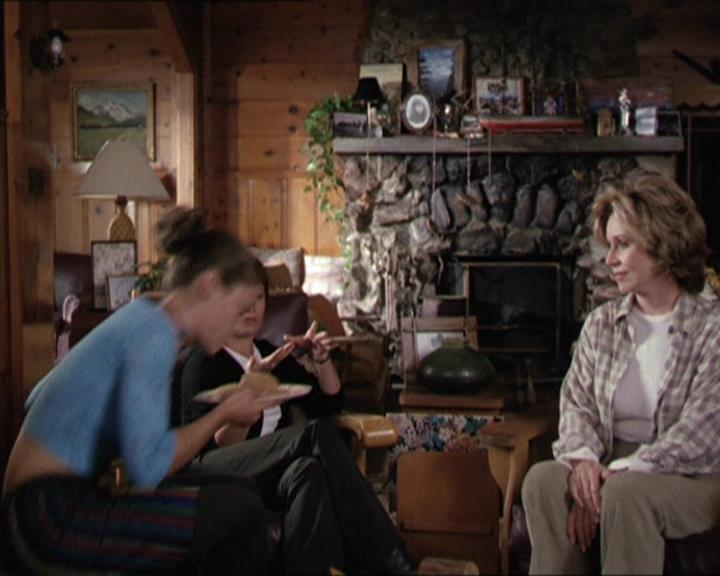 Charmed-Online-dot-net_208P3H200471.jpg