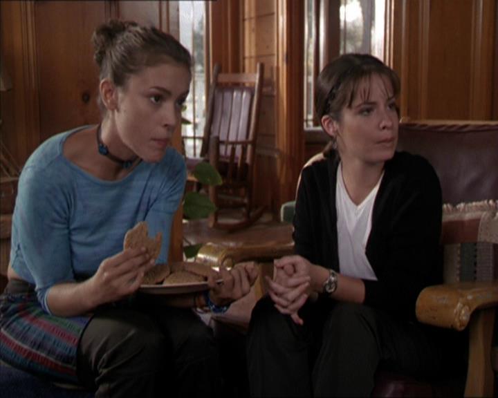 Charmed-Online-dot-net_208P3H200475.jpg
