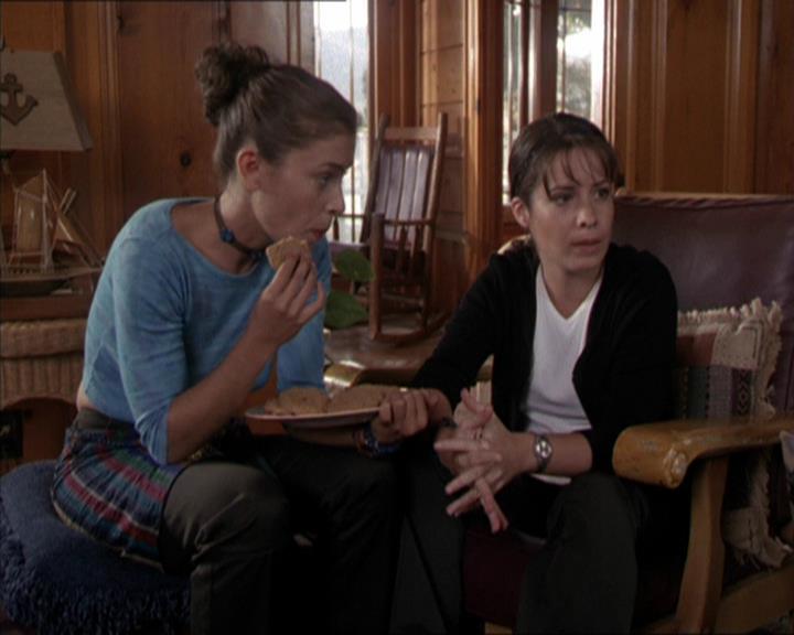 Charmed-Online-dot-net_208P3H200486.jpg