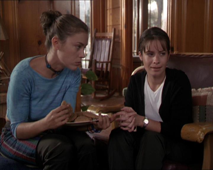 Charmed-Online-dot-net_208P3H200495.jpg