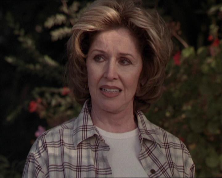 Charmed-Online-dot-net_208P3H200543.jpg
