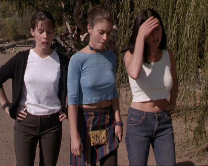 Charmed-Online-dot-net_208P3H200650.jpg