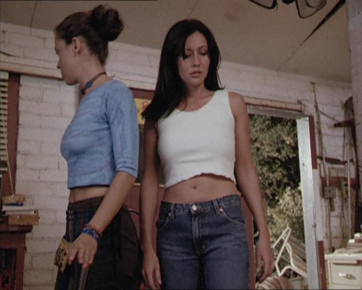 Charmed-Online-dot-net_208P3H200729.jpg