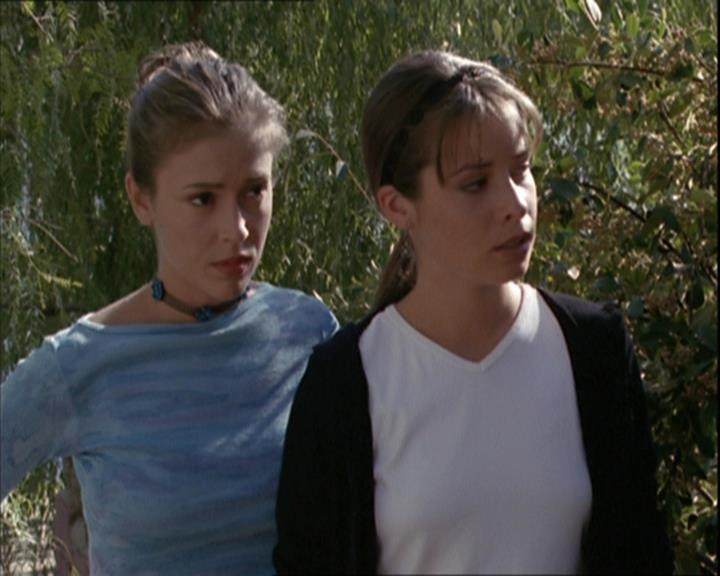 Charmed-Online-dot-net_208P3H200814.jpg