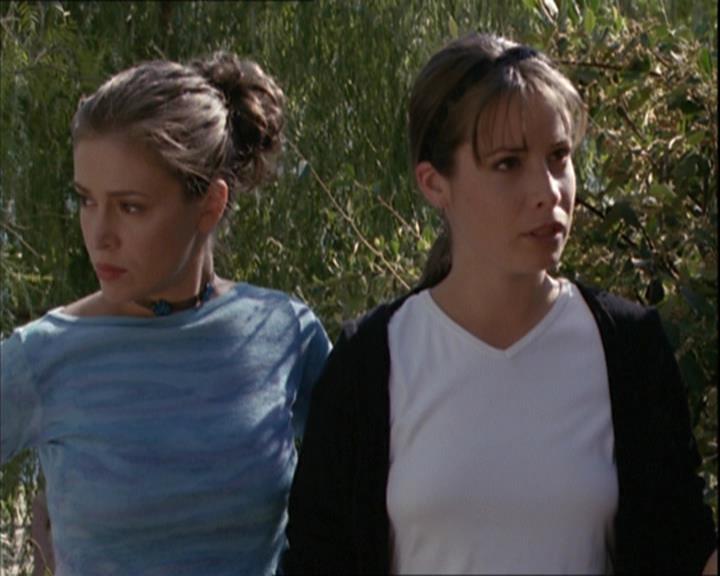 Charmed-Online-dot-net_208P3H200824.jpg