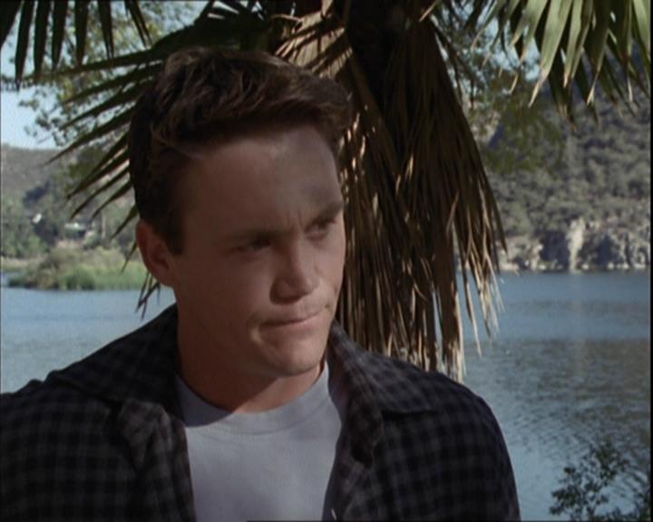Charmed-Online-dot-net_208P3H200865.jpg