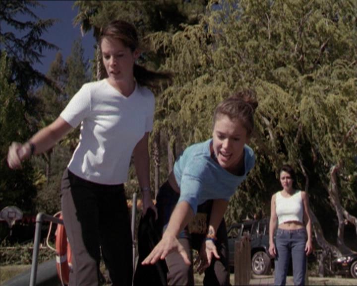 Charmed-Online-dot-net_208P3H200913.jpg